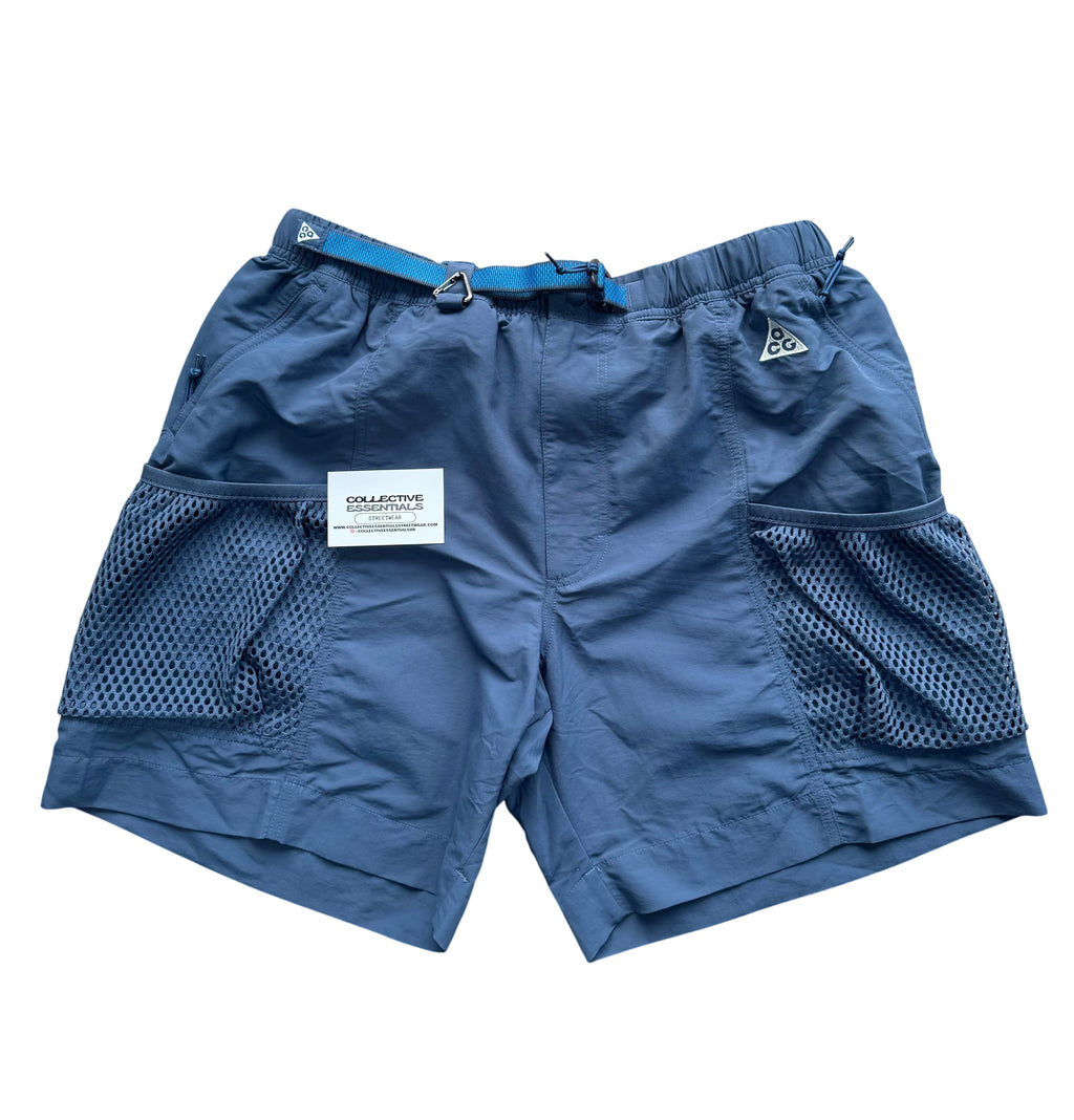 Nike ACG Snowgrass Shorts - Large